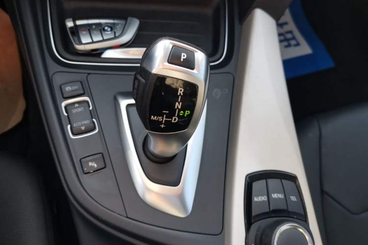 Used BMW 3 Series 2015 320Li Luxury Edition Fashion Model Gear Lever