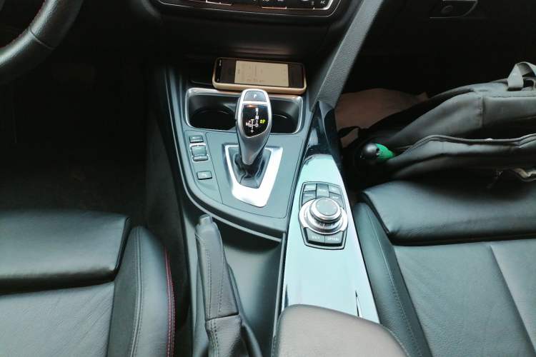 Used BMW 3 Series 2015 320i Sport Design Package Gear Lever