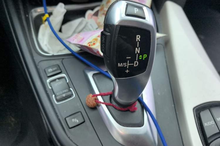 Used BMW 3 Series 2015 320Li Luxury Edition Fashion Model Gear Lever