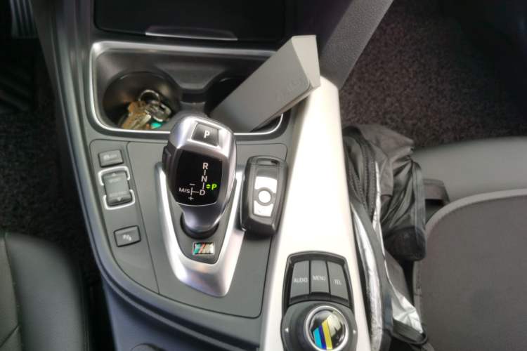 Used BMW 3 Series 2015 320Li Luxury Edition Fashion Model Gear Lever