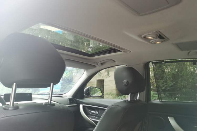 Used BMW 3 Series 2015 316Li Fashion Model Headliner