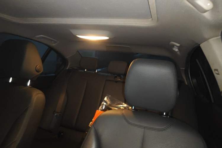 Used BMW 3 Series 2015 320i Luxury Line Stylish Edition Headliner