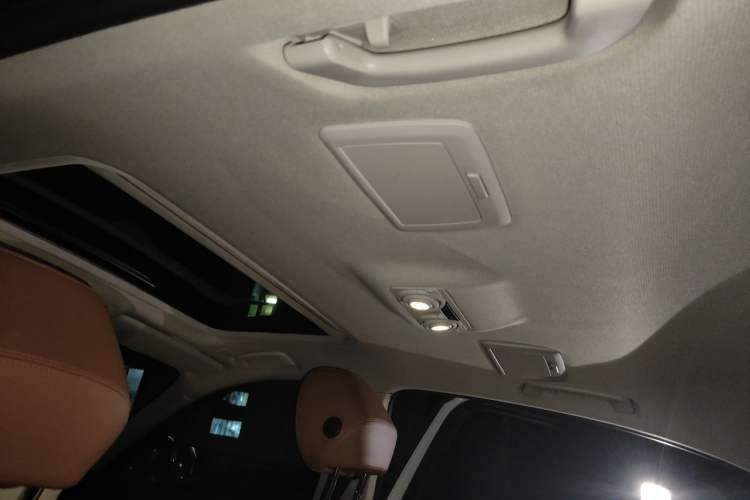 Used BMW 3 Series 2015 328Li Luxury Design Package Headliner