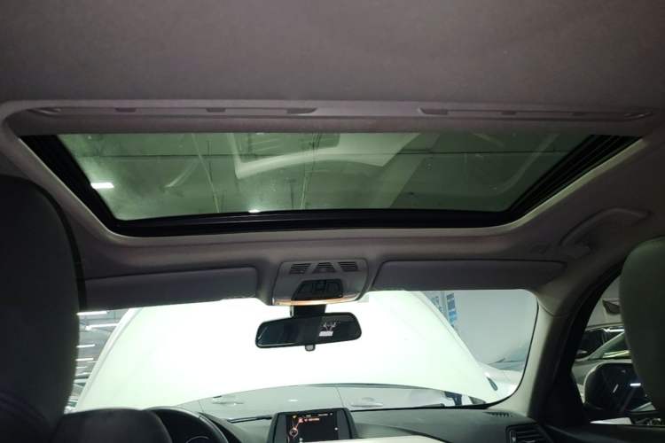 Used BMW 3 Series 2015 316Li Fashion Model Headliner