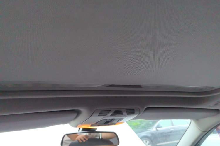 Used BMW 3 Series 2015 320i Luxury Line Stylish Edition Headliner