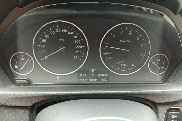 Used BMW 3 Series 2015 320i Luxury Edition Sports Design Package Instrument Cluster