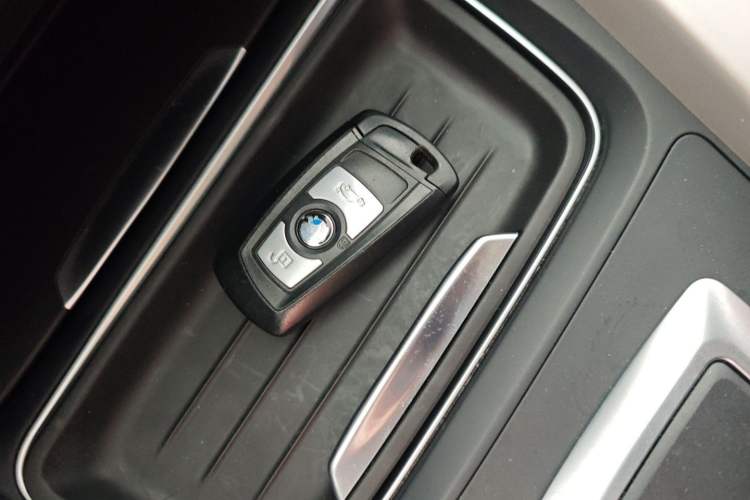 Used BMW 3 Series 2015 320Li Fashion Model Interior 1