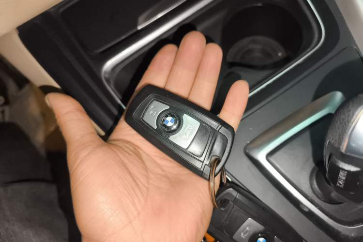 Used BMW 3 Series 2015 320Li Luxury Edition Fashion Model Interior 1