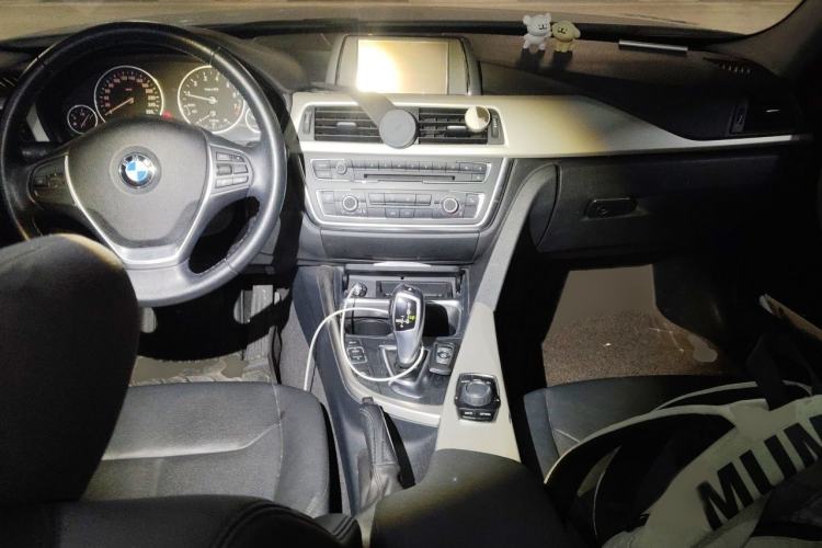 Used BMW 3 Series 2015 316Li Fashion Model Interior 1