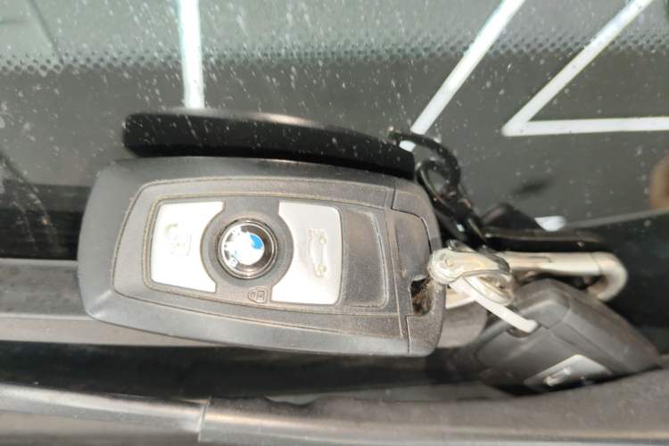 Used BMW 3 Series 2015 320Li Luxury Edition Fashion Model Interior 1