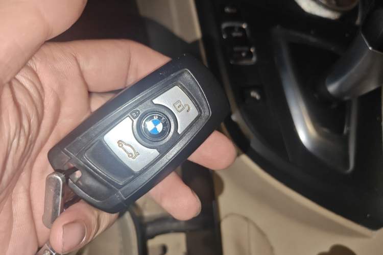 Used BMW 3 Series 2015 316Li Fashion Model Interior 1