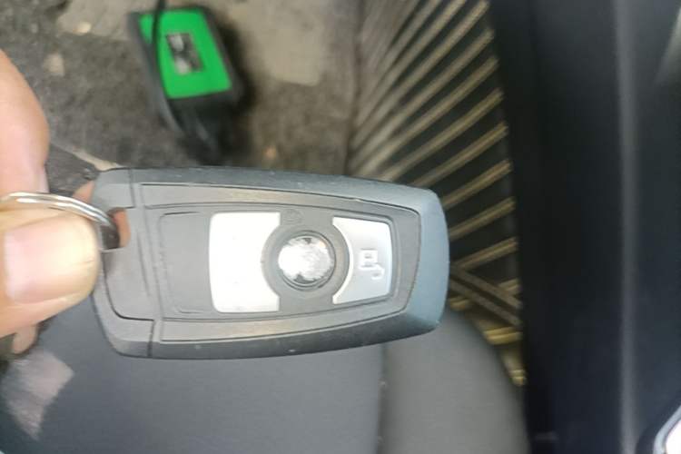 Used BMW 3 Series 2015 316i Active Edition Interior 1