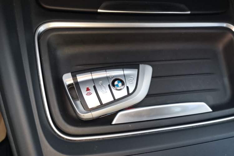 Used BMW 3 Series 2015 320Li Luxury Edition Fashion Model Interior 1