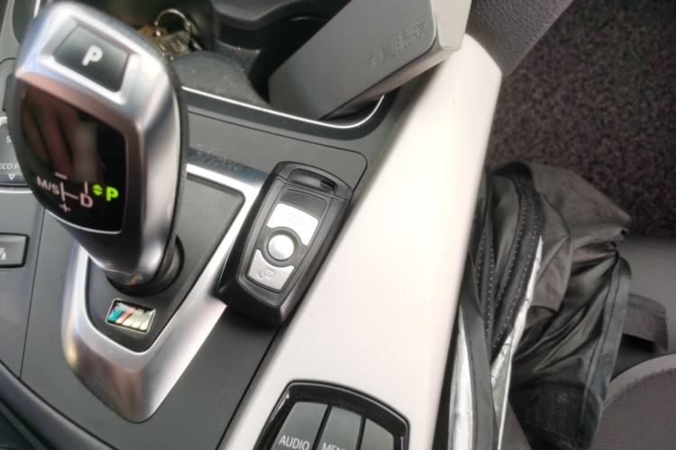 Used BMW 3 Series 2015 320Li Luxury Edition Fashion Model Interior 1