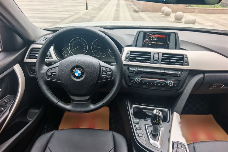 Used BMW 3 Series 2015 320Li Fashion Model Interior 11