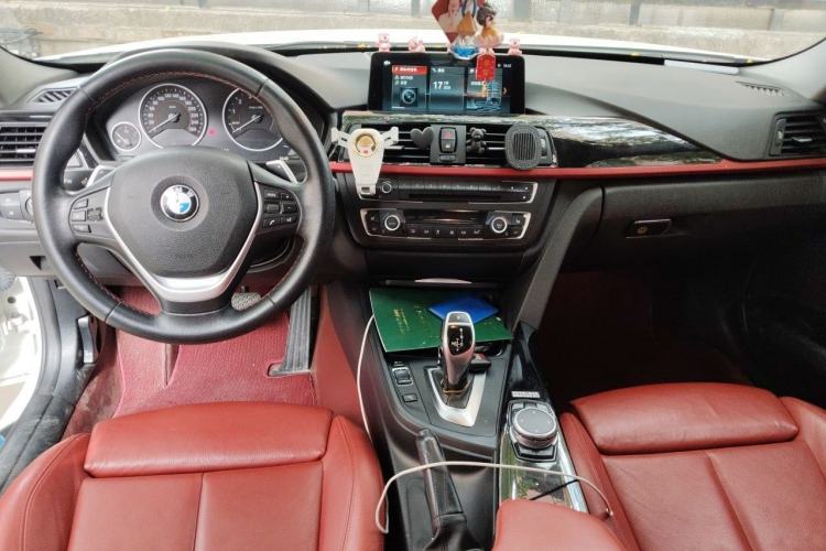 Used BMW 3 Series 2015 320i Luxury Edition Sports Design Package Interior 2