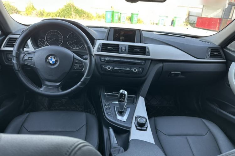 Used BMW 3 Series 2015 316Li Fashion Model Interior 2