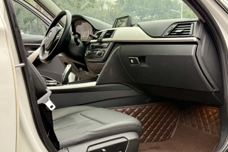 Used BMW 3 Series 2015 320Li Luxury Edition Fashion Model Interior 2