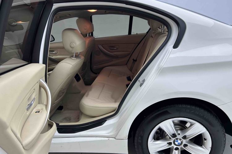 Used BMW 3 Series 2015 320i Fashion Model Interior 2