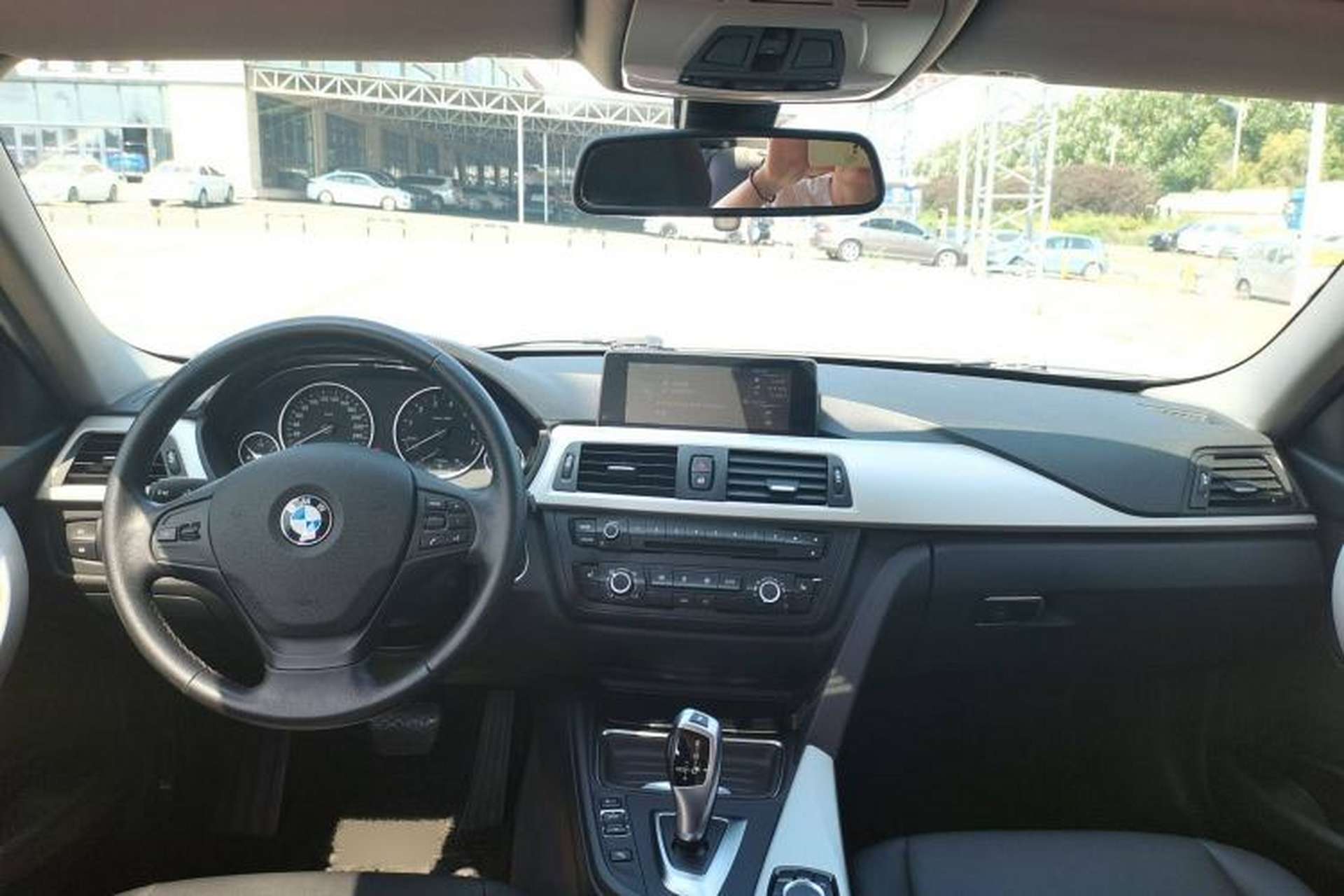 Used BMW 3 Series 2015 316Li Fashion Model Interior 3