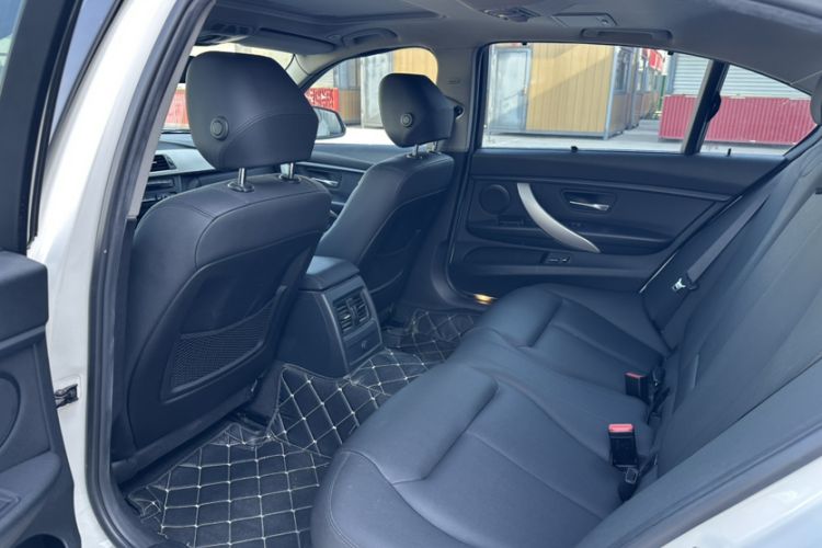 Used BMW 3 Series 2015 316Li Fashion Model Interior 3