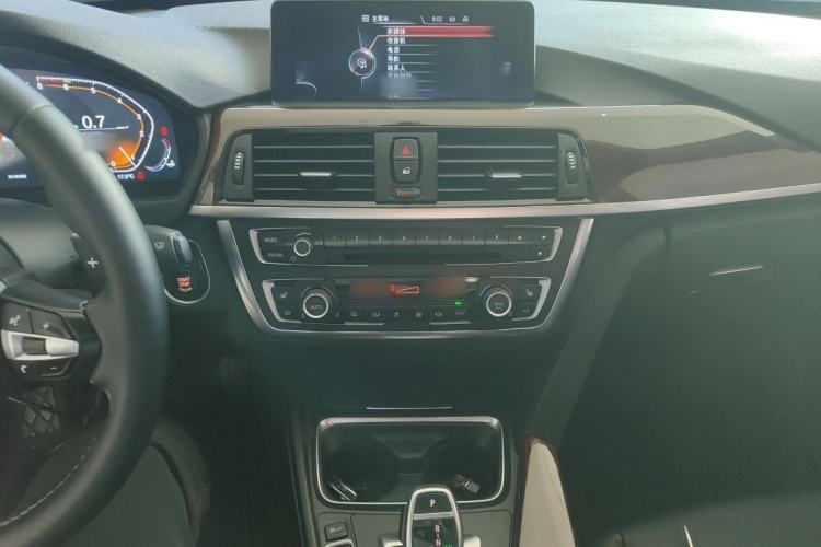 Used BMW 3 Series 2015 320Li Luxury Design Package Premium Edition Interior 3