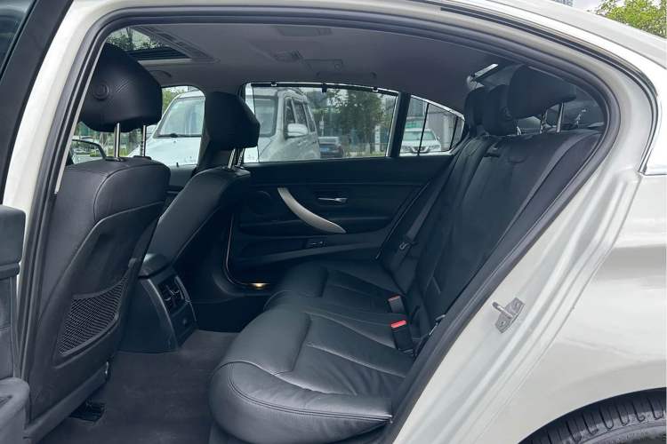Used BMW 3 Series 2015 328Li xDrive Fashion Model Interior 3