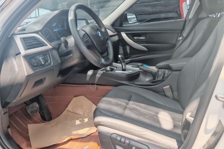 Used BMW 3 Series 2015 316Li Fashion Model Interior 3