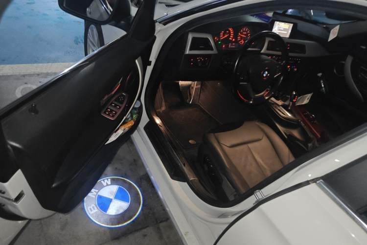 Used BMW 3 Series 2015 320Li Luxury Edition Fashion Model Interior 3