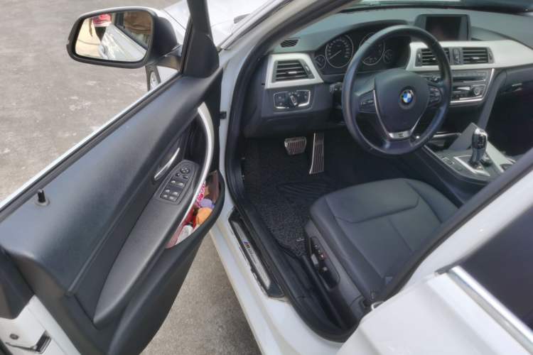 Used BMW 3 Series 2015 320Li Luxury Edition Fashion Model Interior 3