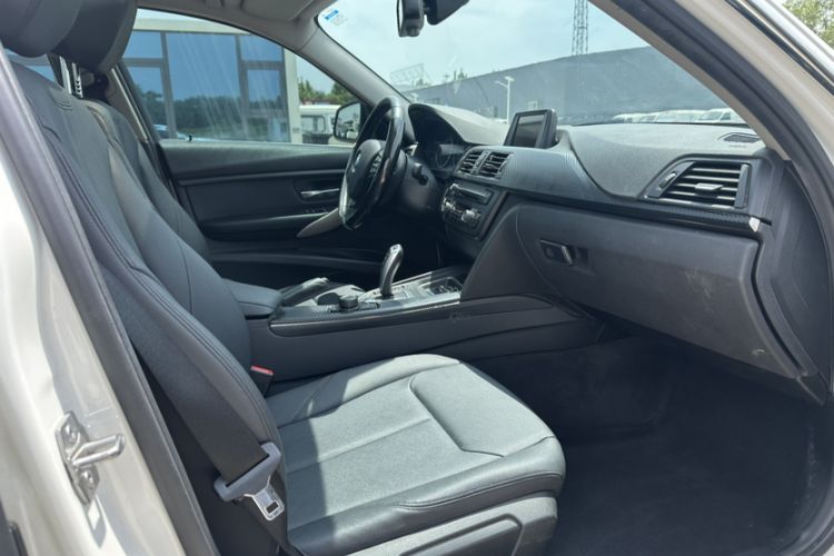 Used BMW 3 Series 2015 320Li Fashion Model Interior 4