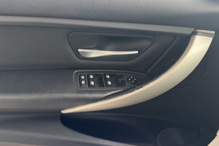 Used BMW 3 Series 2015 320Li Luxury Edition Fashion Model Interior 4