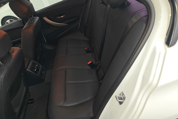 Used BMW 3 Series 2015 320i Luxury Line Stylish Edition Interior 4