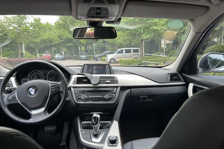 Used BMW 3 Series 2015 316Li Fashion Model Interior 5