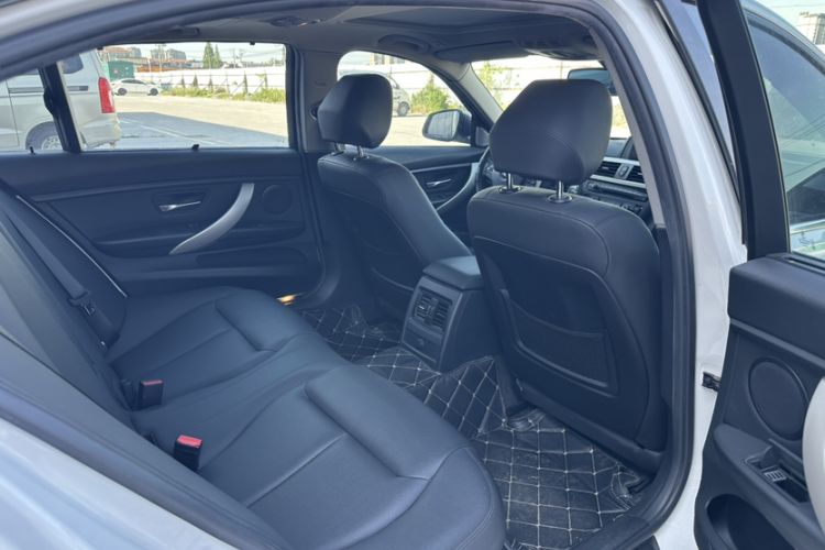 Used BMW 3 Series 2015 316Li Fashion Model Interior 5