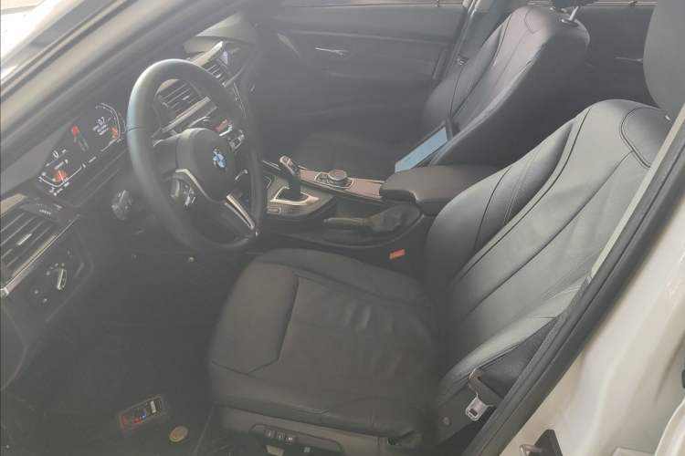 Used BMW 3 Series 2015 320Li Luxury Design Package Premium Edition Interior 5