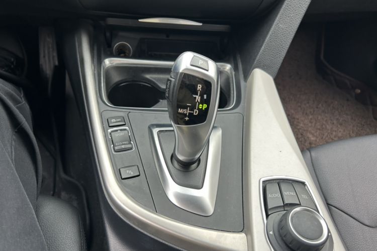 Used BMW 3 Series 2015 316Li Fashion Model Interior 6