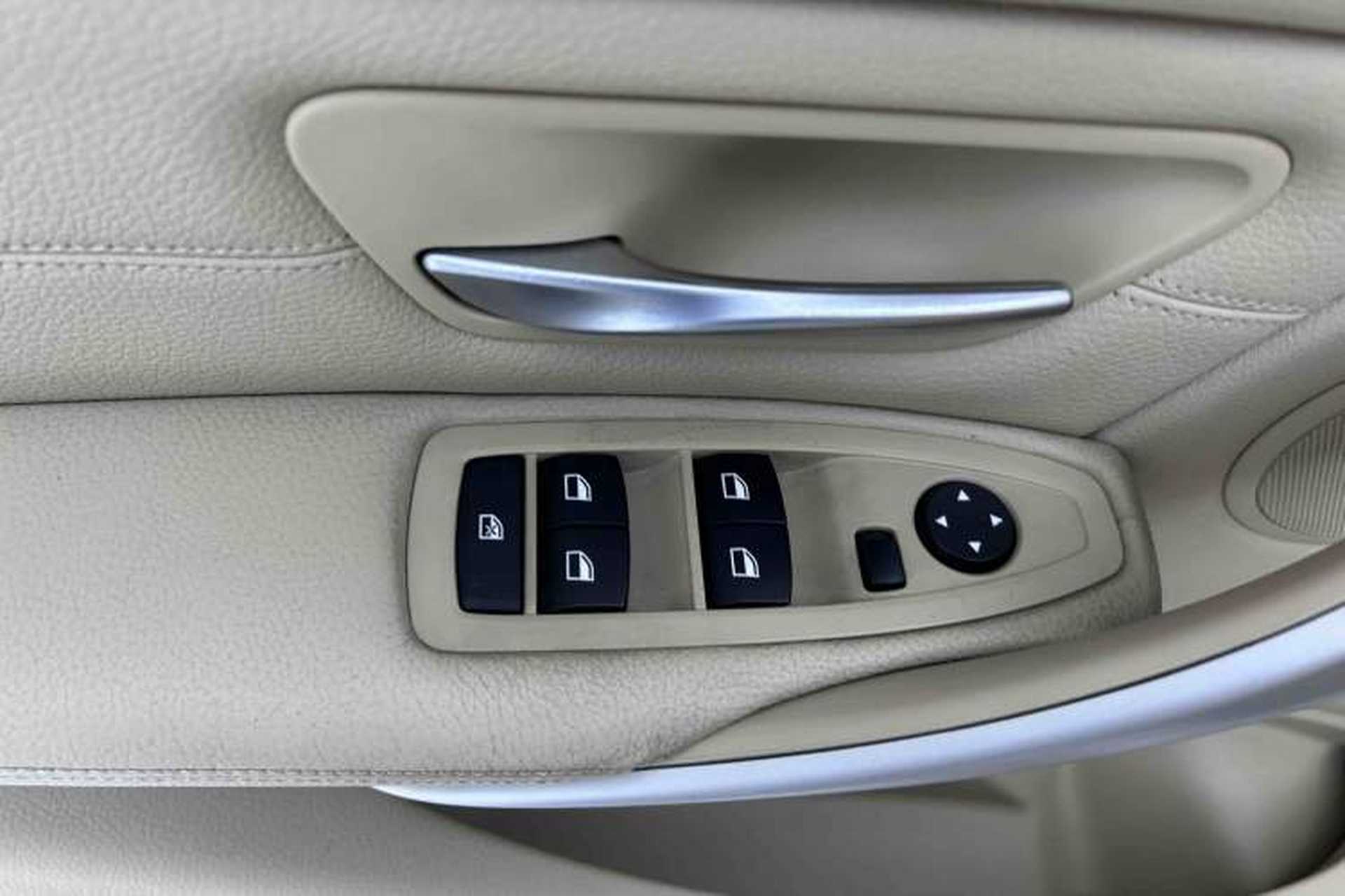 Used BMW 3 Series 2015 320i Fashion Model Interior 7