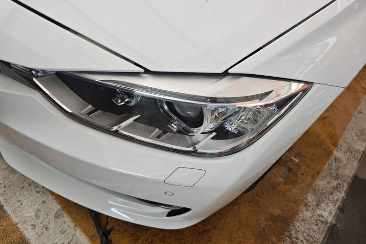 Used BMW 3 Series 2015 320Li Fashion Model Left Front Headlight