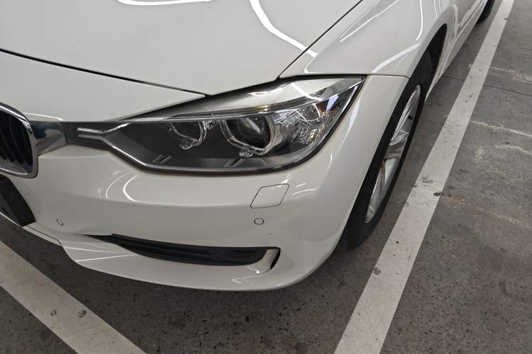 Used BMW 3 Series 2015 320i Luxury Line Stylish Edition Left Front Headlight