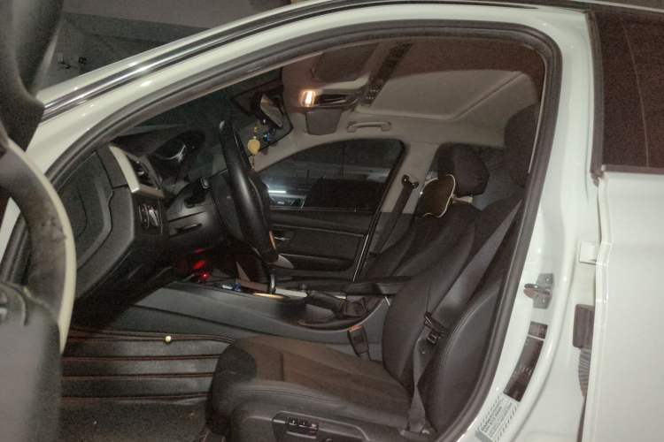 Used BMW 3 Series 2015 320Li Fashion Model Left Front Seat