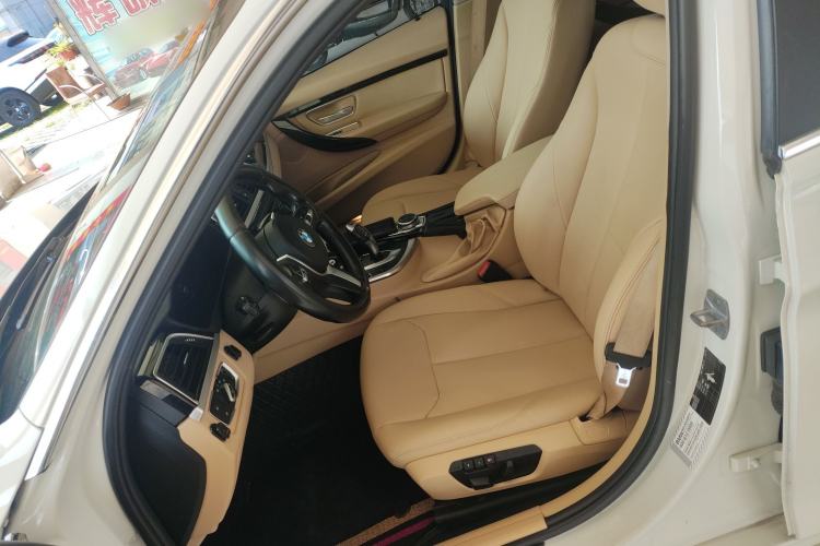 Used BMW 3 Series 2015 316Li Fashion Model Left Front Seat