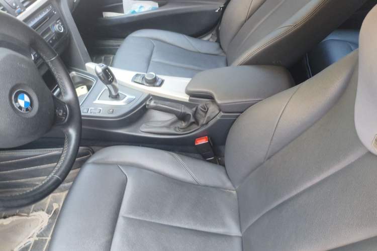 Used BMW 3 Series 2015 320i Luxury Line Stylish Edition Left Front Seat