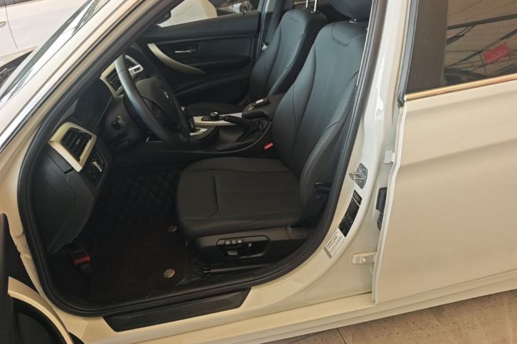 Used BMW 3 Series 2015 320Li Fashion Model Left Front Seat