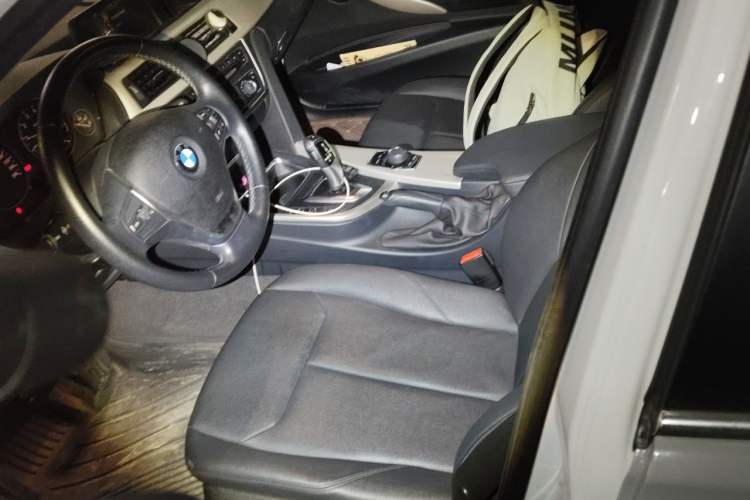 Used BMW 3 Series 2015 316Li Fashion Model Left Front Seat