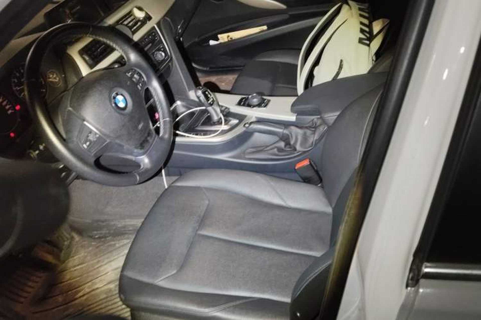 Used BMW 3 Series 2015 316Li Fashion Model Left Front Seat