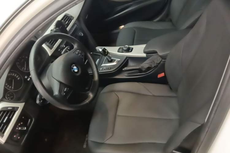 Used BMW 3 Series 2015 320Li Fashion Model Left Front Seat