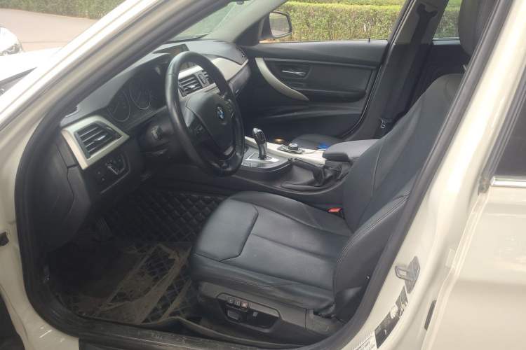 Used BMW 3 Series 2015 316Li Fashion Model Left Front Seat