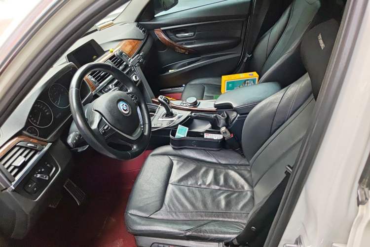 Used BMW 3 Series 2015 320Li Luxury Design Package Left Front Seat