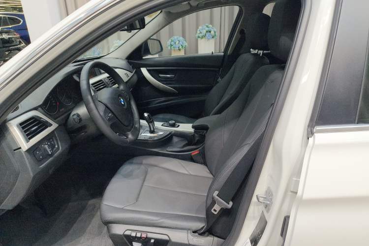 Used BMW 3 Series 2015 320Li Luxury Edition Fashion Model Left Front Seat